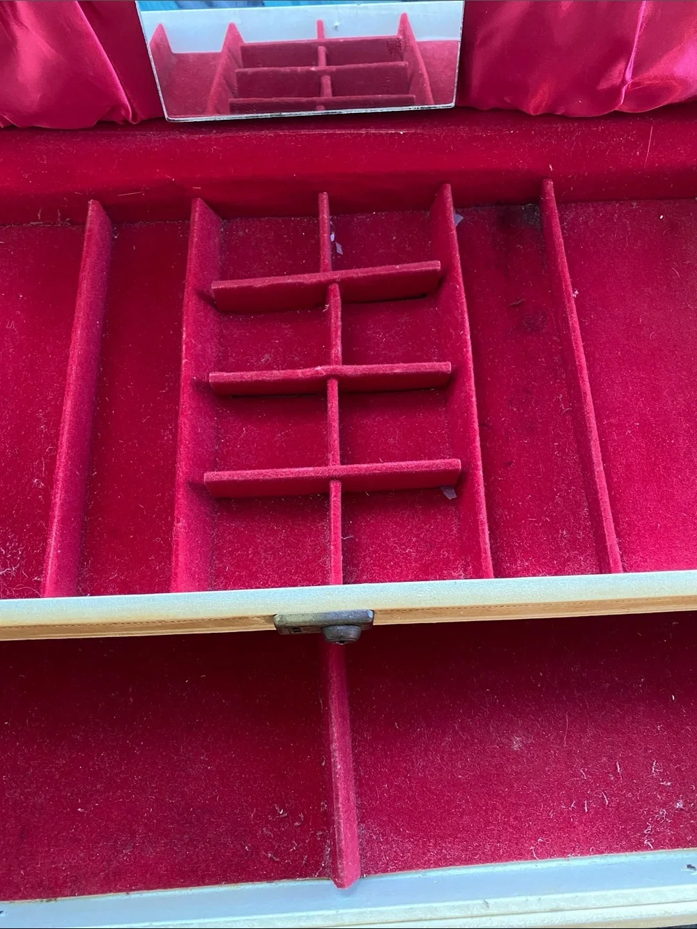 Vintage Decorative Tan Jewelry Storage Box with Drawers